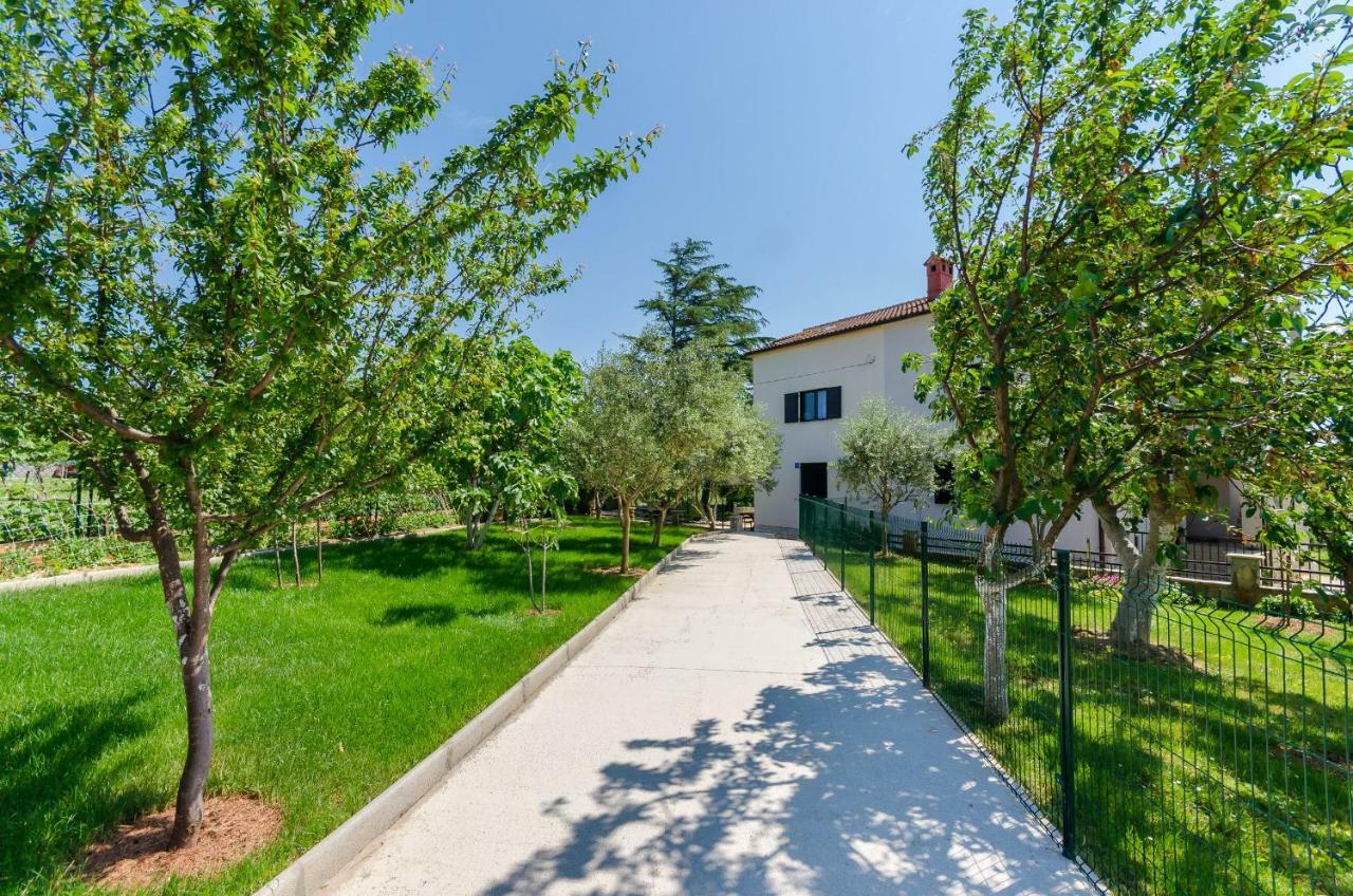 Apartments Dragutin Medulin Exterior foto